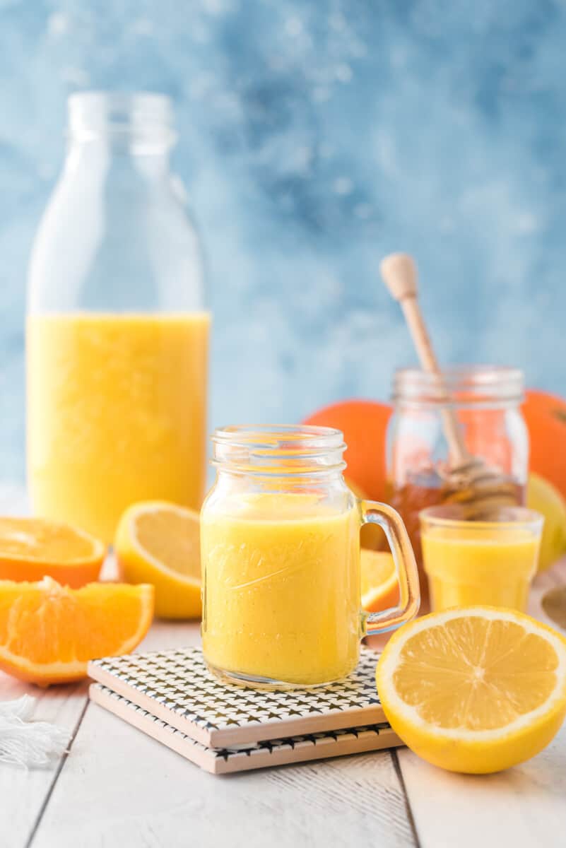 dose de gengibre laranja na mesa